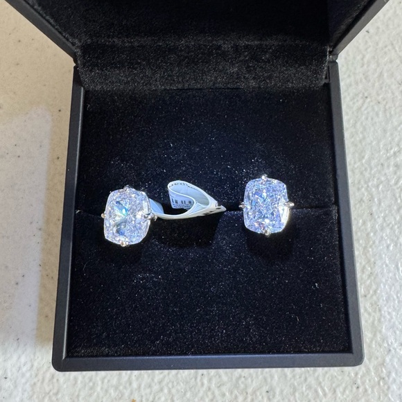 18k 2ct Radiant Studs - Picture 12 of 14
